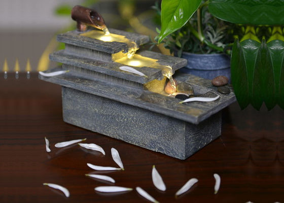 Porcellana La decorazione domestica Polyresin dell'interno accende la fontana fornitore