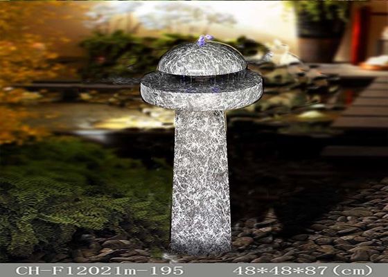 Porcellana Colore dell'arenaria della fontana della luce del fungo di Polyresin fornitore