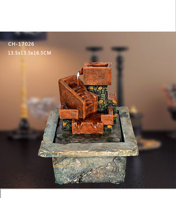 Creatività da tavolo dell'artigianato del regalo della decorazione dell'ufficio dell'ornamento della fontana stile americana del mattone rosso H16.5CM di Polyresin piccola fornitore