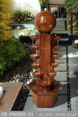 Le multi tazze Handcraft le piccole caratteristiche dell'acqua del giardino fornitore