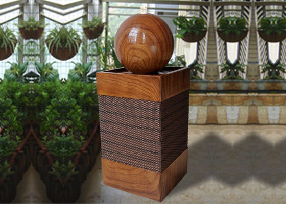 Fontana di legno accesa fatta a mano di effetto del rattan fornitore