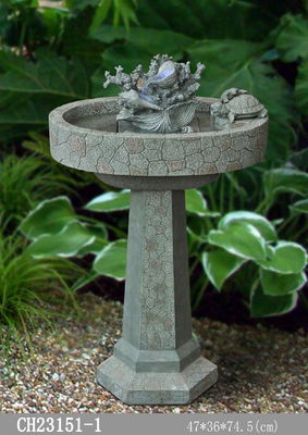 Caratteristica alimentata solare dell'acqua di H 68CM Polyresin con le luci fornitore